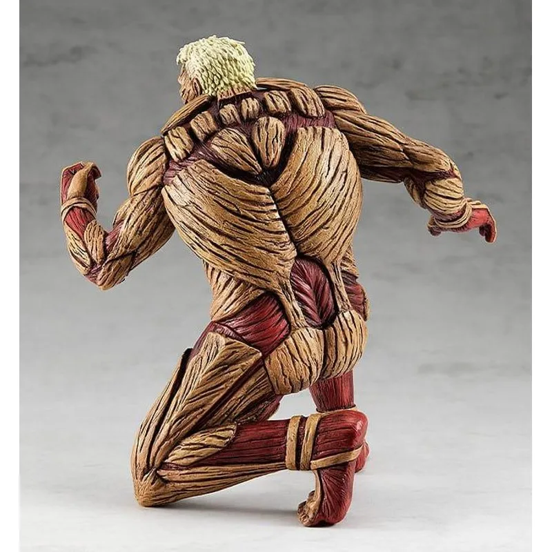 good-smile-attack-on-titan-reiner-armored-titan-figur-parade image 2