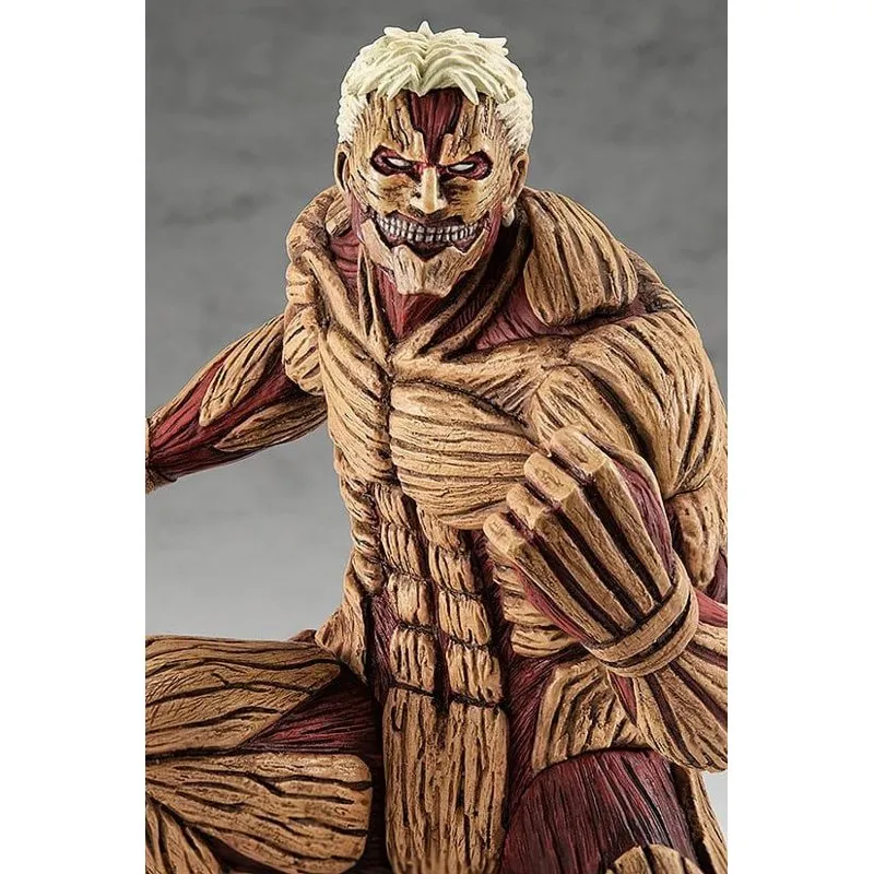 good-smile-attack-on-titan-reiner-armored-titan-figur-parade image 3