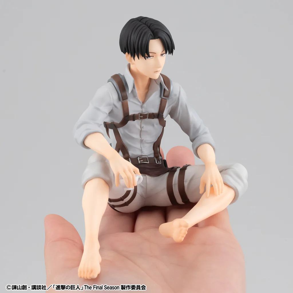 anistue-scale-area-attack-on-titan-levi-palm-size-gem-statue-pvc image 2
