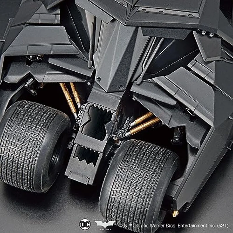 batman-begins-batmobile-1-35-modellbausatz image 3