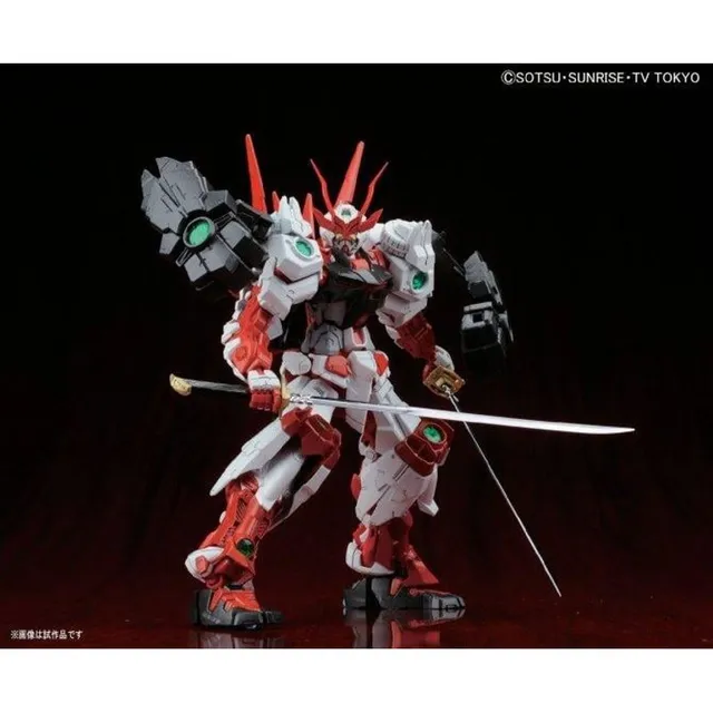 bandai-gundam-mg-1-100-sengoku-astray-gundam-modellbausatz image 1